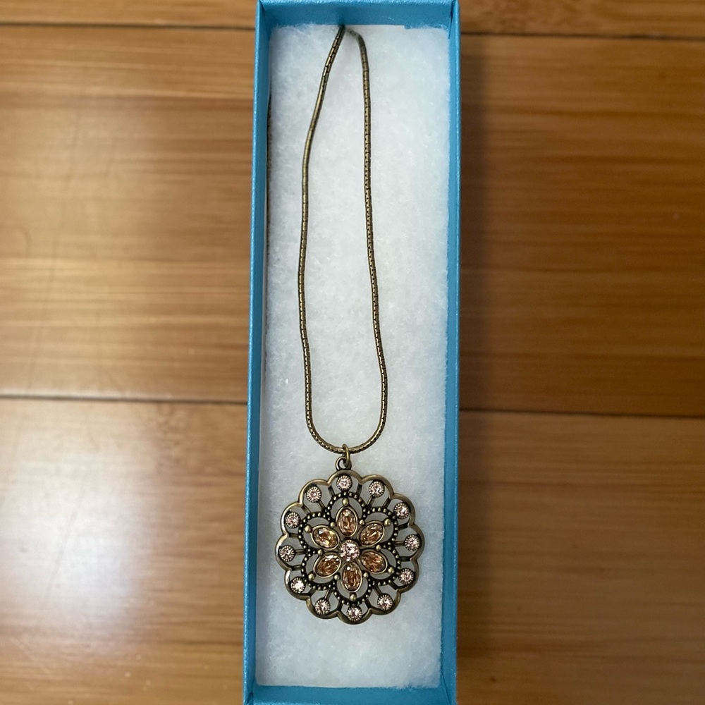 Touchstone Crystal Garden Cirque Pendant Antique Necklace 1950N